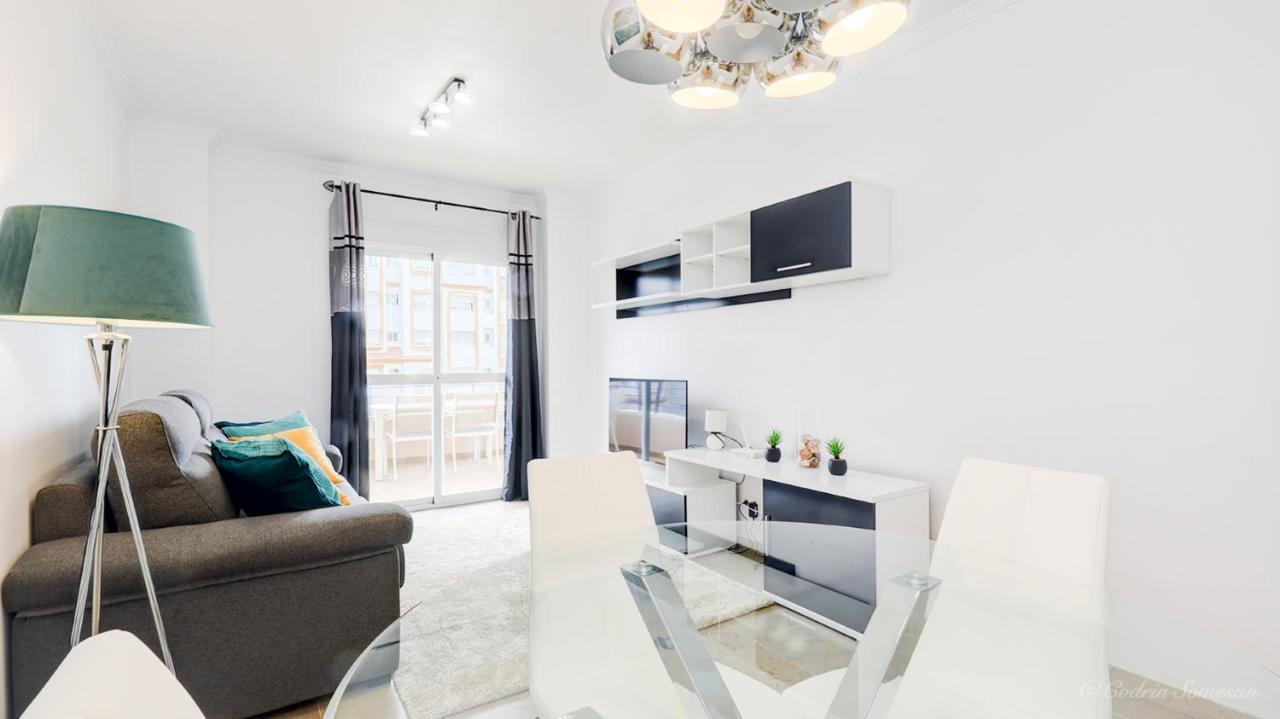 Cozy Apartment Overlooking Estepona'S Marina! المظهر الخارجي الصورة